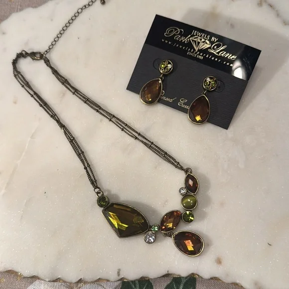 “Dublin” by Parklane Necklace and Earring Set - Picture 3 of 5